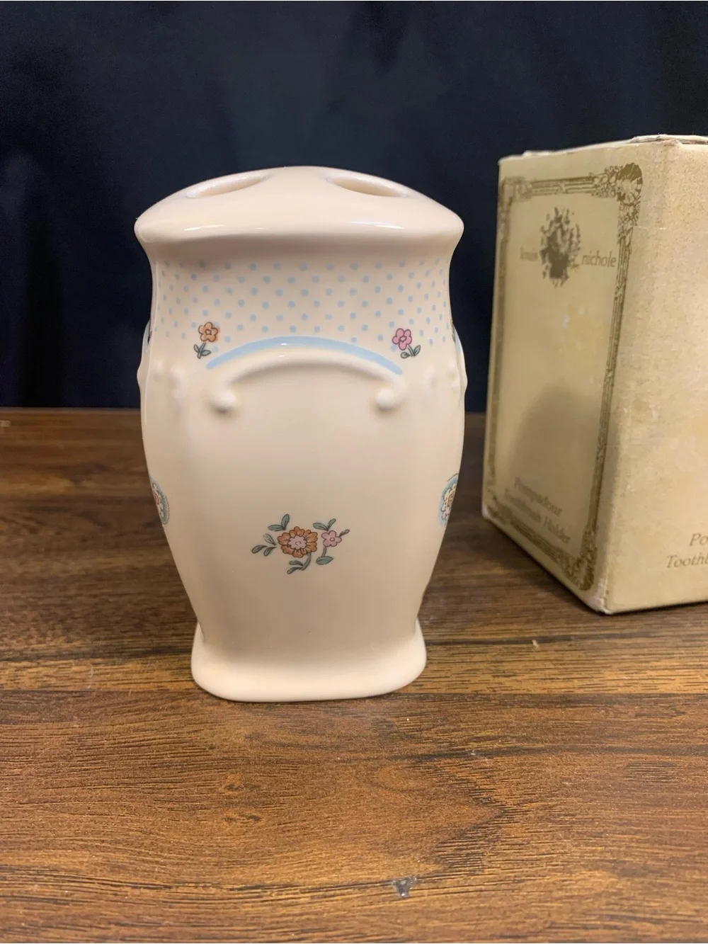 Vintage Louis Nichole Pompadour Toothbrush Holder - Cream Blue Cottagecore